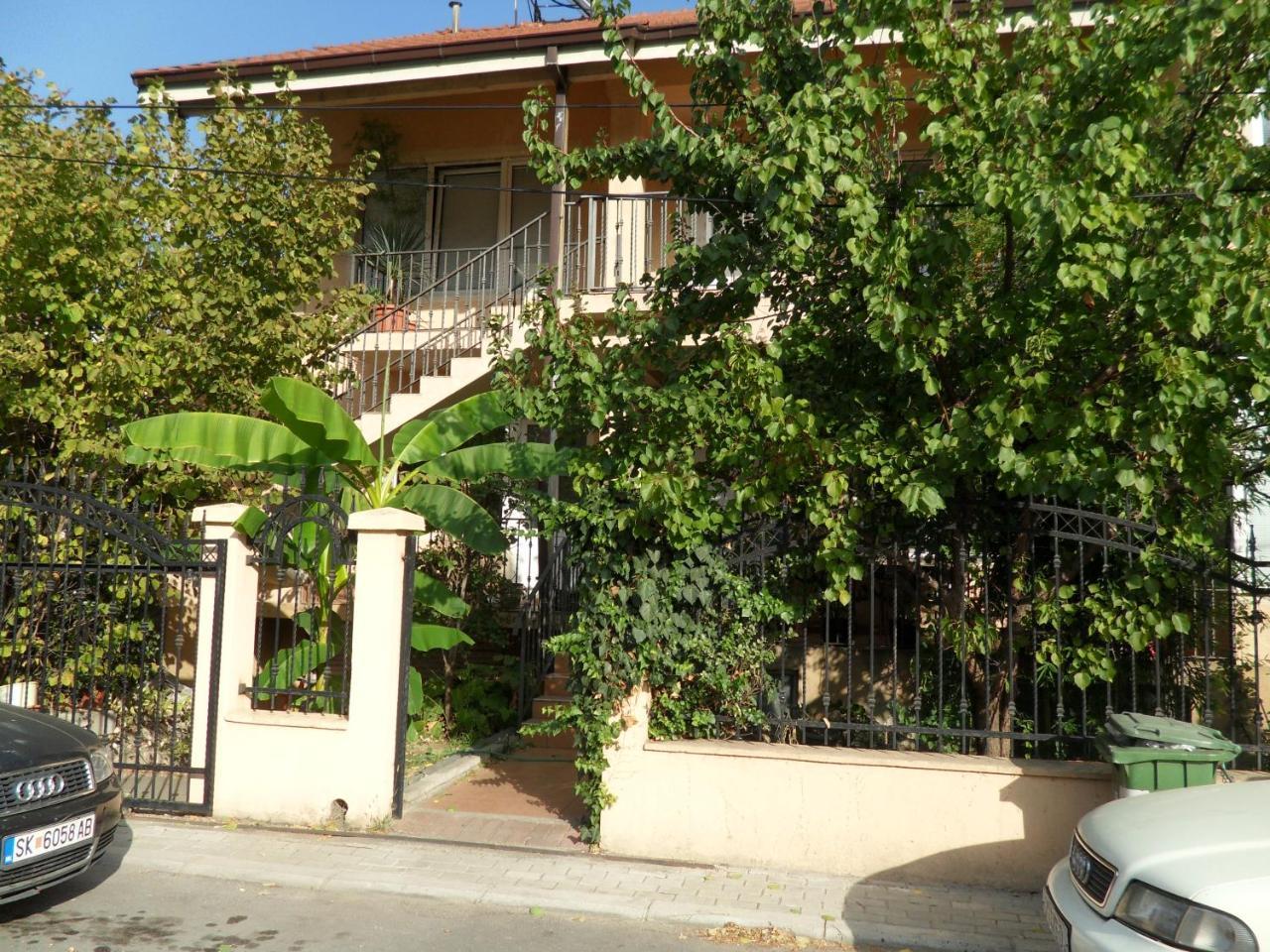 Misko's Guest House Skopje Extérieur photo